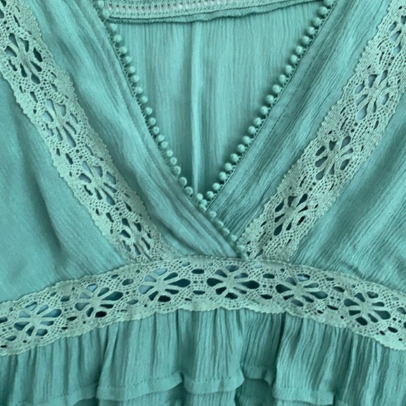 NWOT Versona Green Embroidered Tunic - Picture 3 of 8